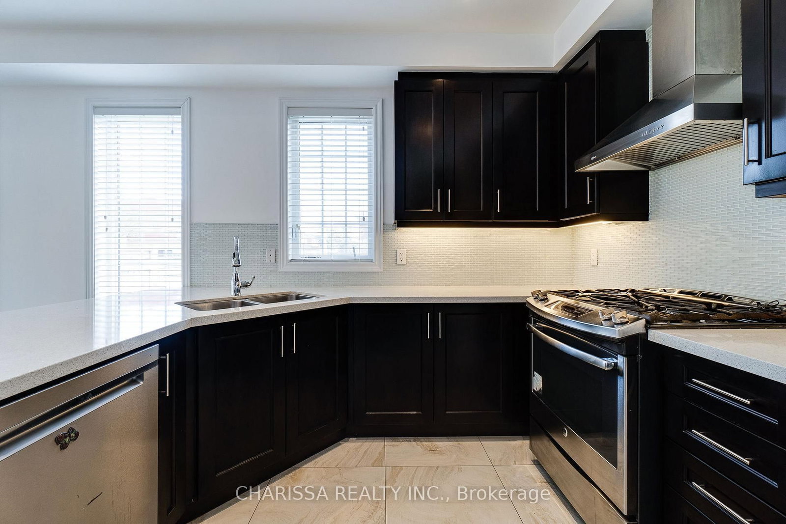 2 HAWSTONE Road • Vaughan, ON photo 11