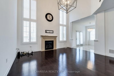 2 HAWSTONE Road • Vaughan, ON photo 5