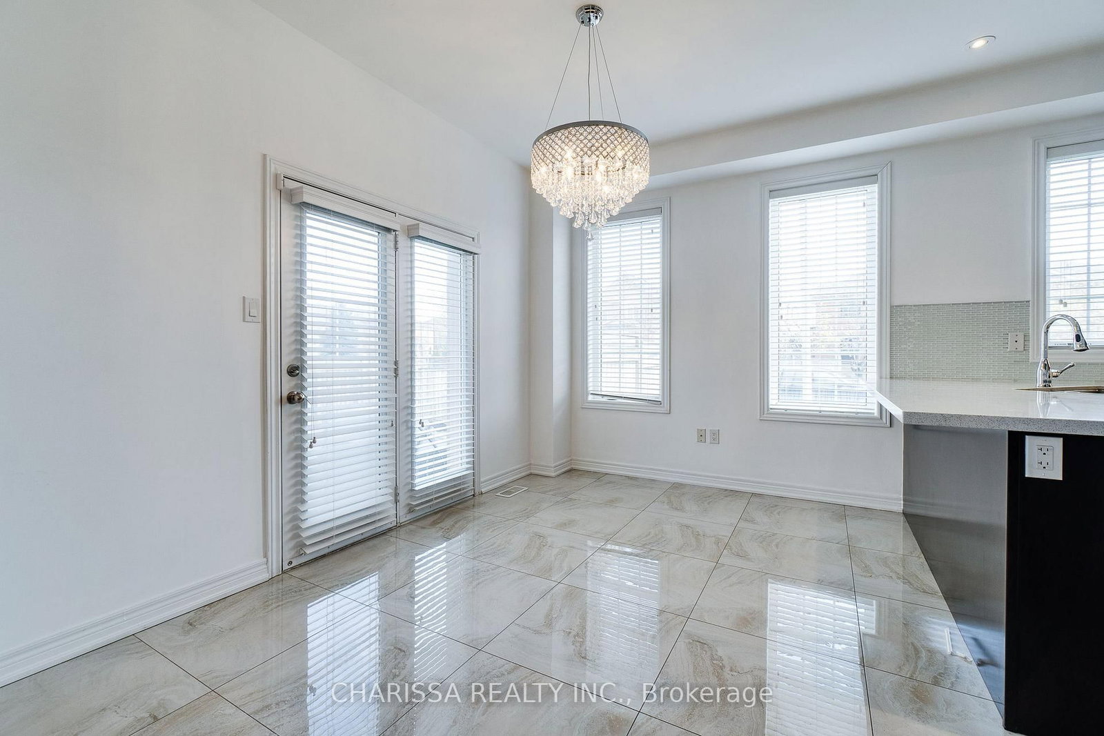 2 HAWSTONE Road • Vaughan, ON photo 9