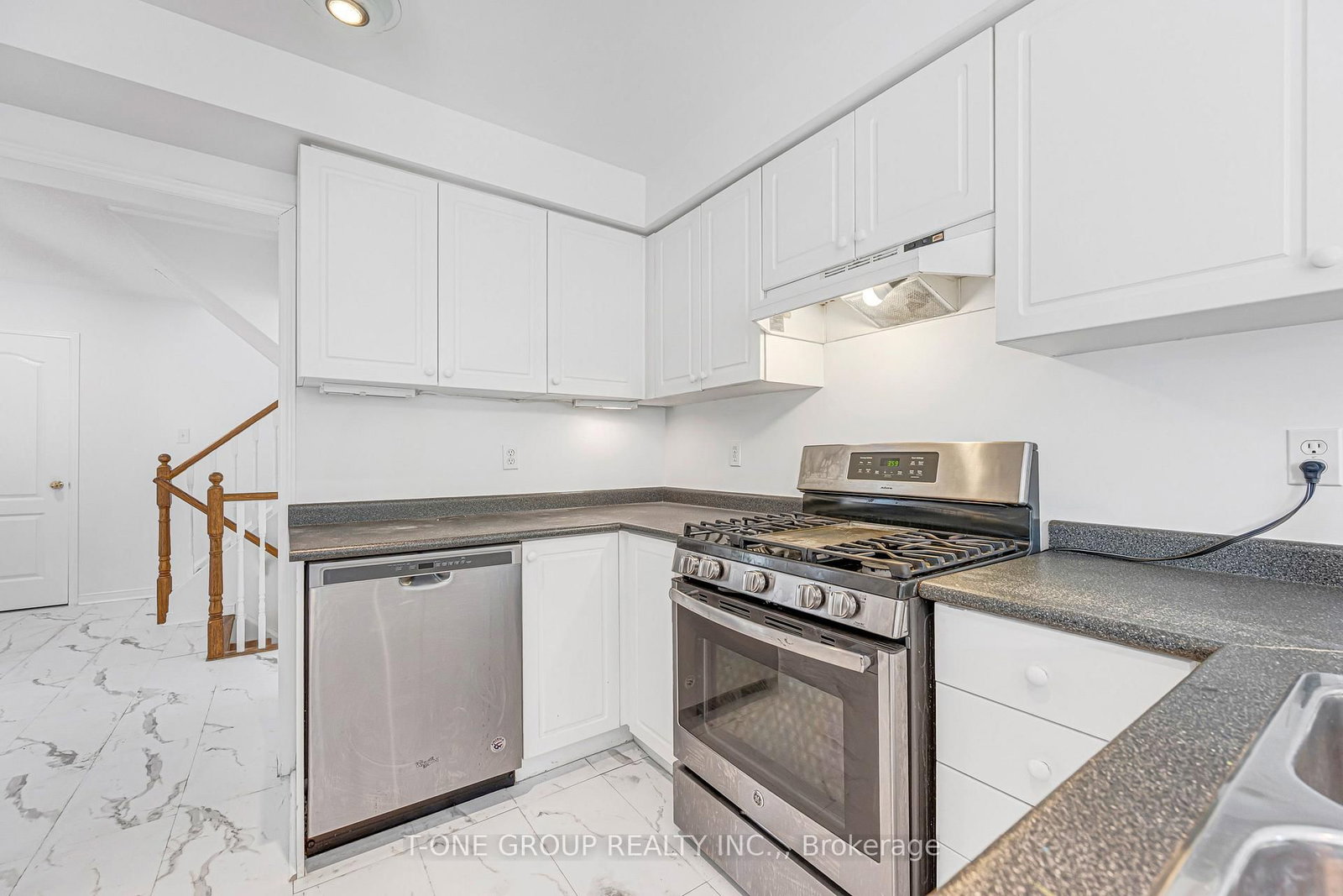 69 Smith Street • New Tecumseth, ON photo 11