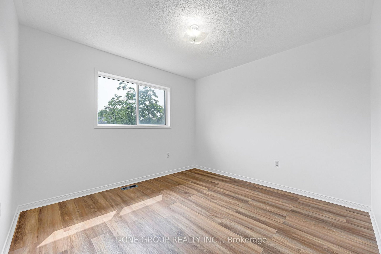 69 Smith Street • New Tecumseth, ON photo 18