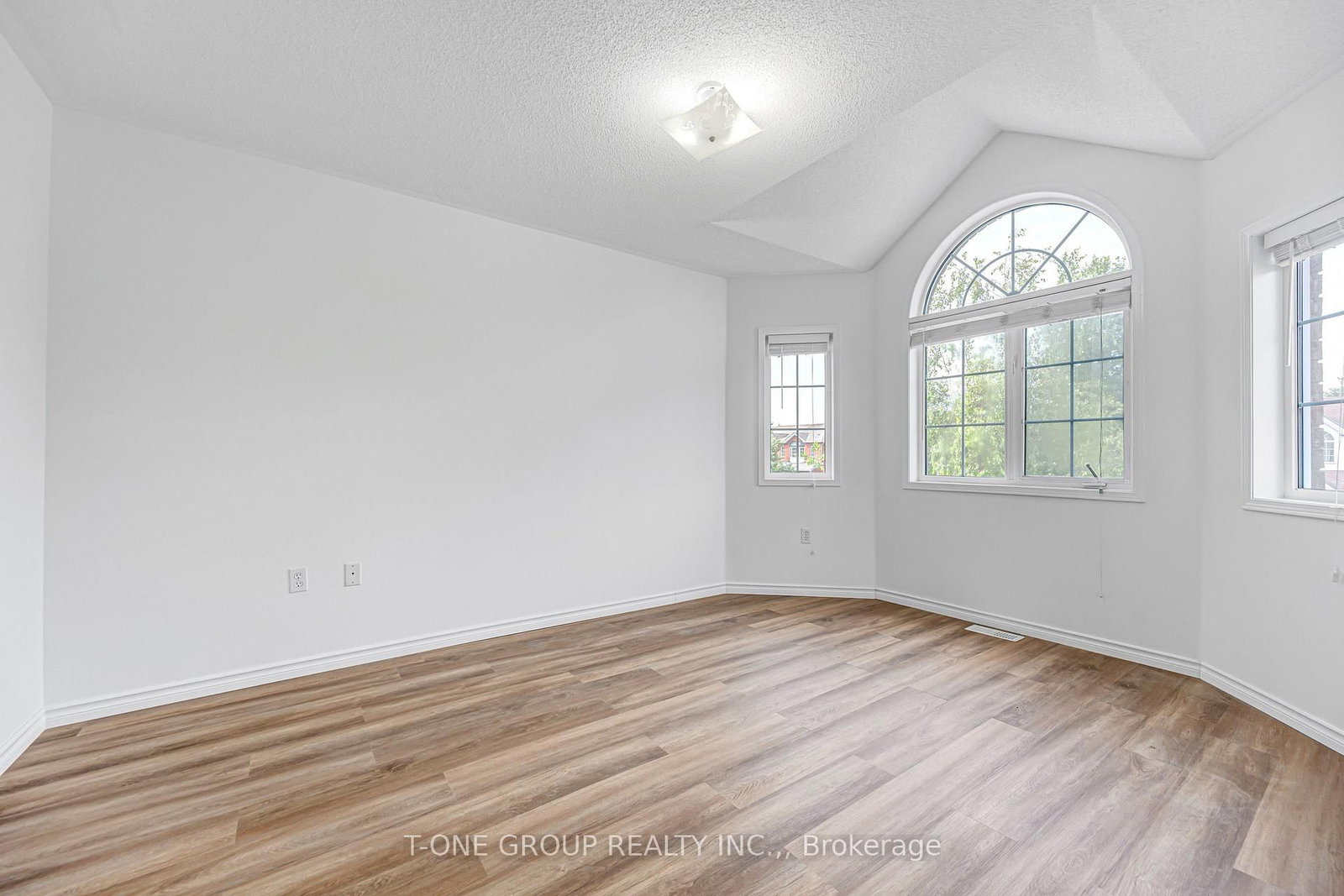 69 Smith Street • New Tecumseth, ON photo 21