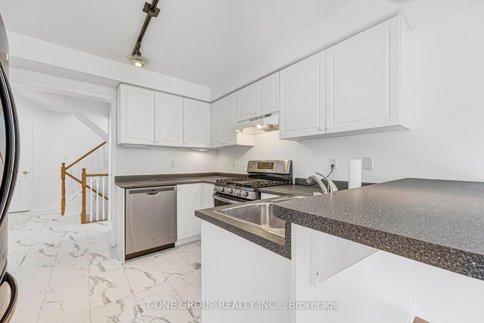 69 Smith Street • New Tecumseth, ON photo 9