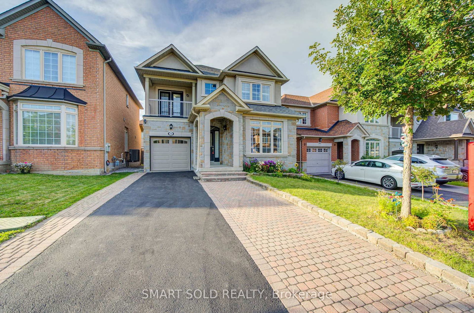 16 Burgundy Trail • Vaughan, ON photo 2