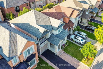 16 Burgundy Trail • Vaughan, ON photo 3