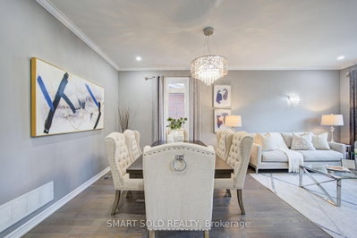 16 Burgundy Trail • Vaughan, ON photo 9