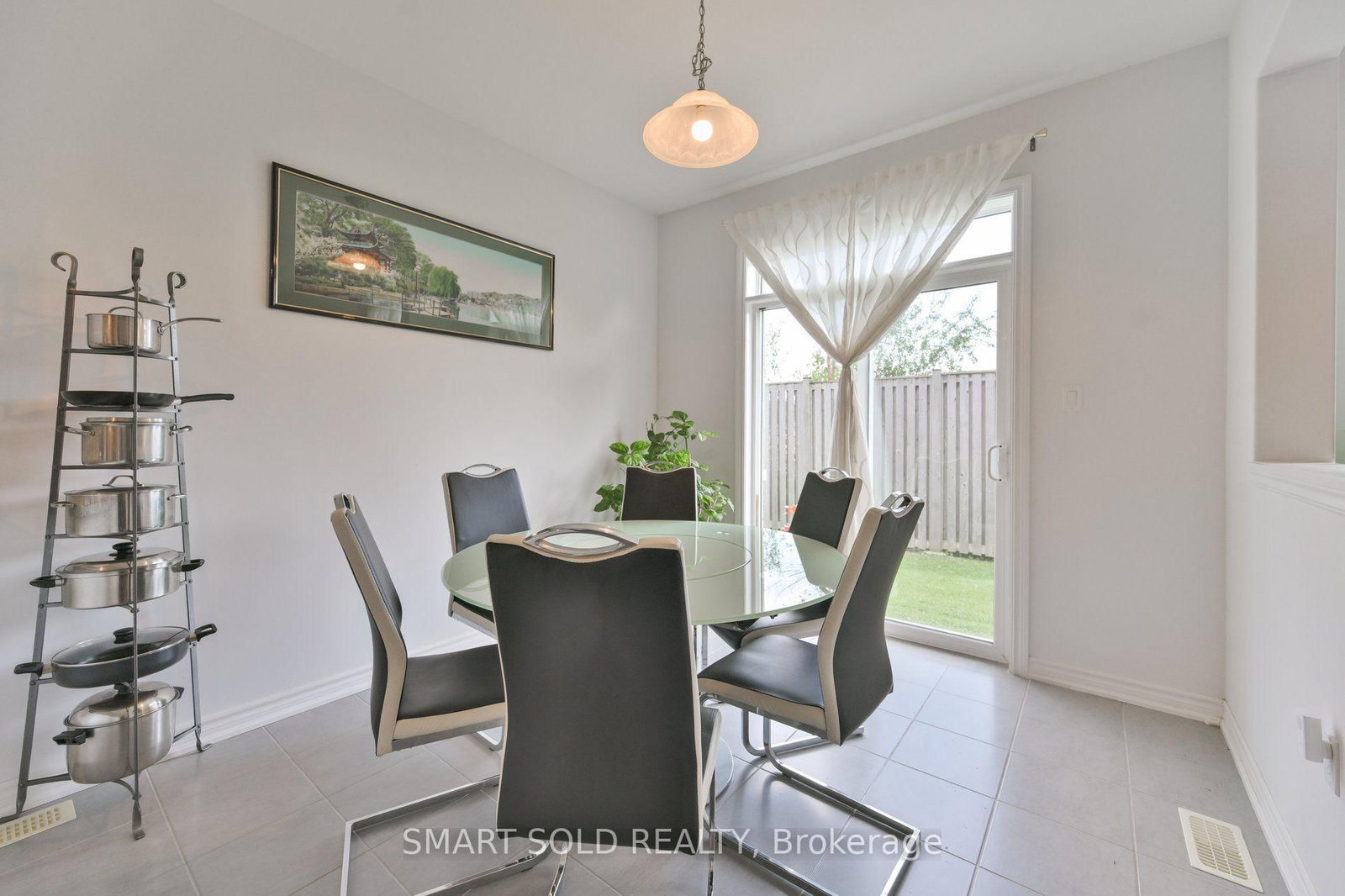 51 Bramsey Street • Georgina, ON photo 8