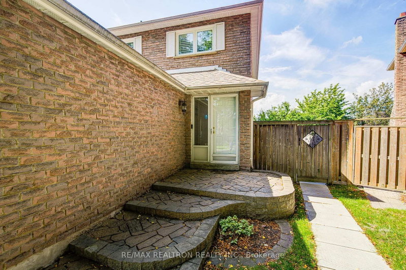 26 Mercer Crescent