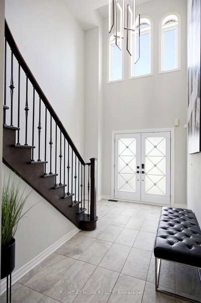 216 Greenwood Road • Whitchurch-Stouffville, ON photo 4