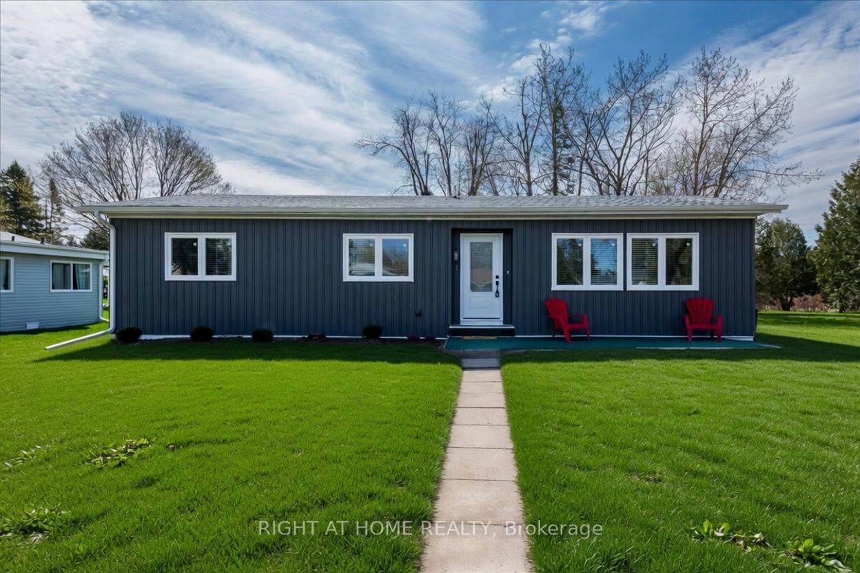 1 South Boulevard • Innisfil, ON photo 1