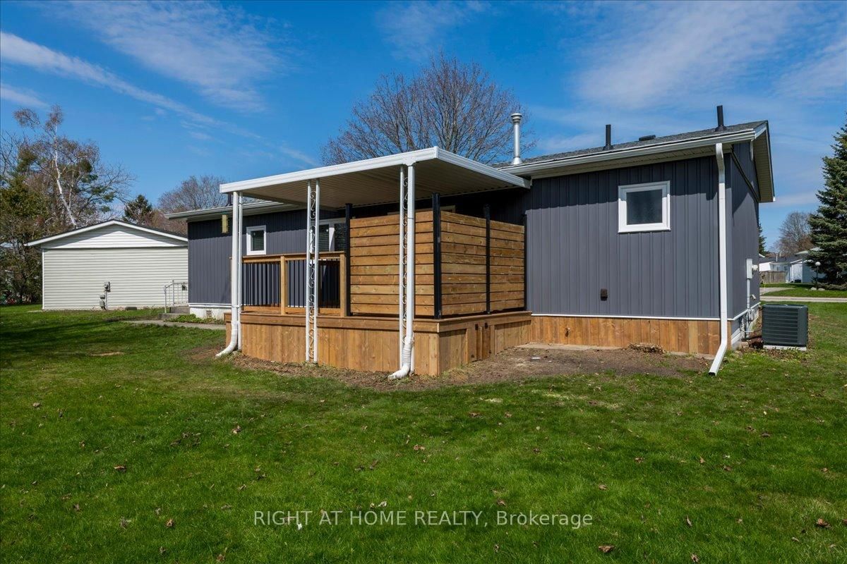 1 South Boulevard • Innisfil, ON photo 30