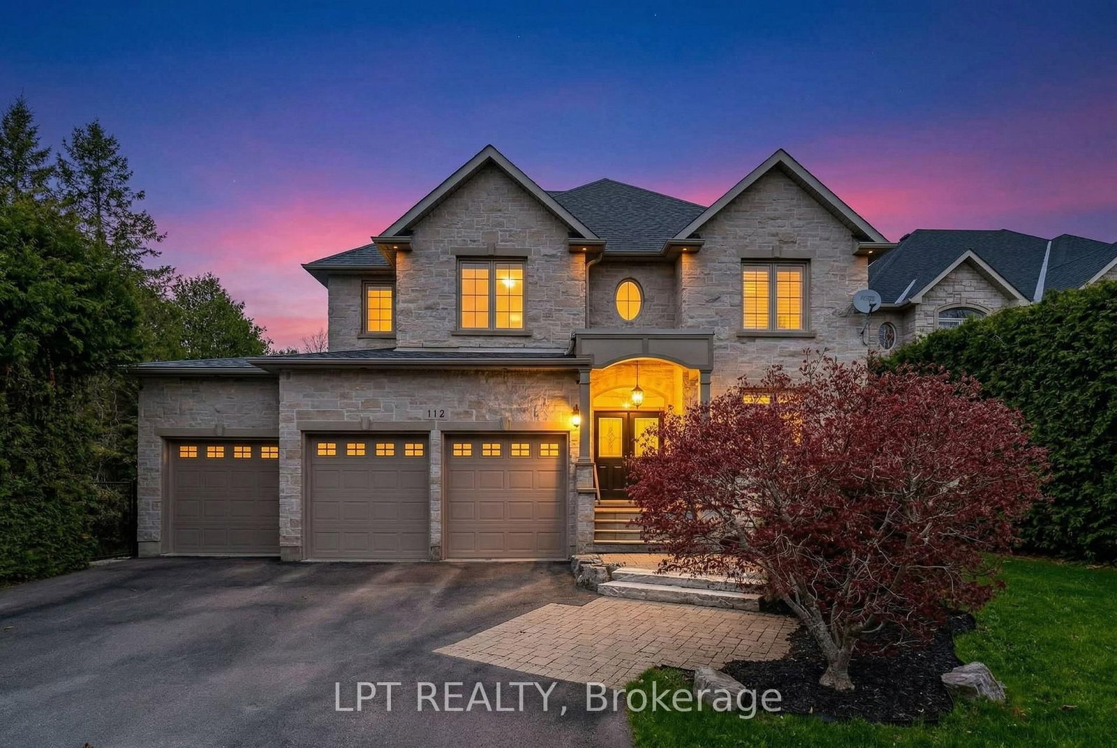 112 Tyler Street • Aurora, ON photo 1
