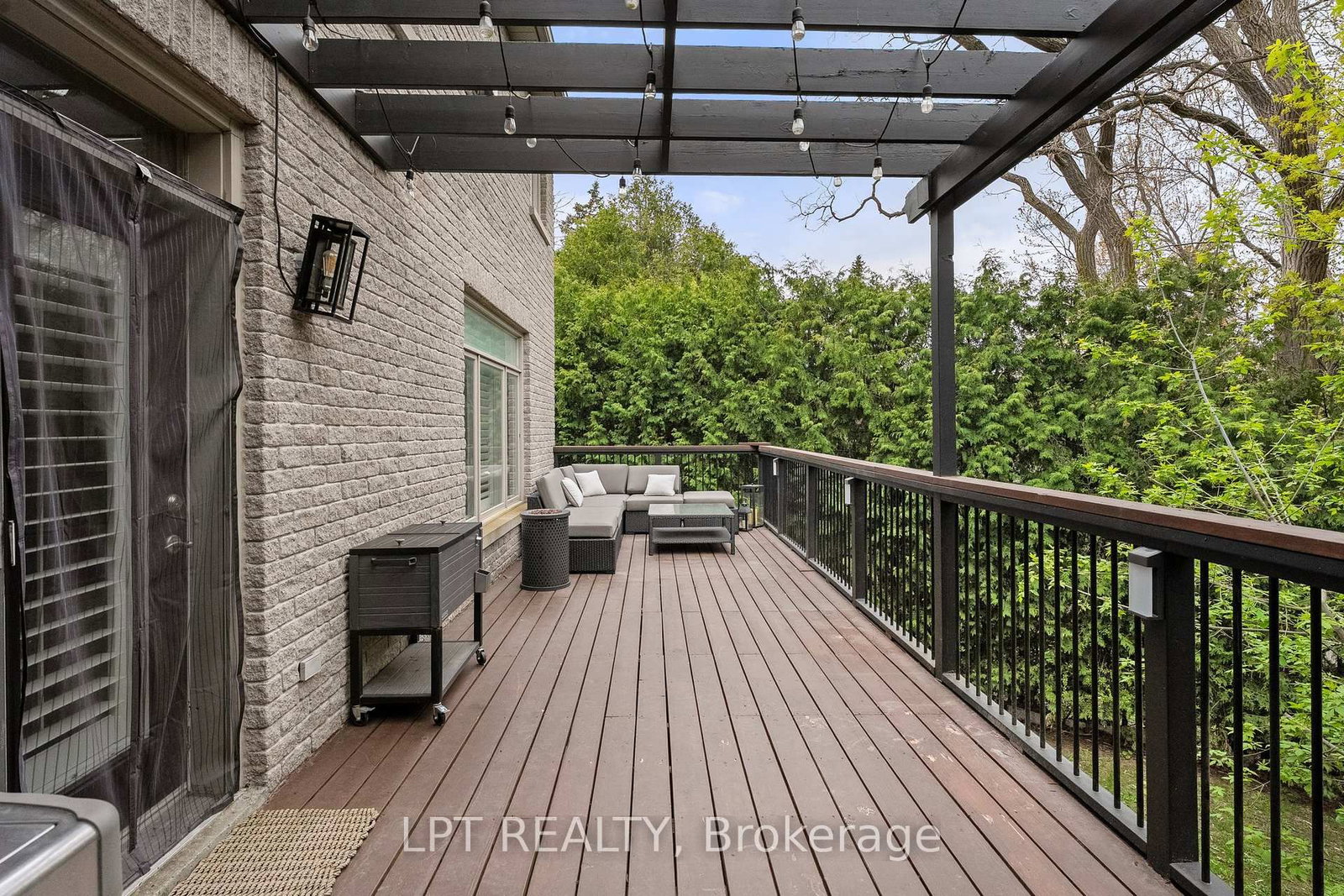 112 Tyler Street • Aurora, ON photo 18