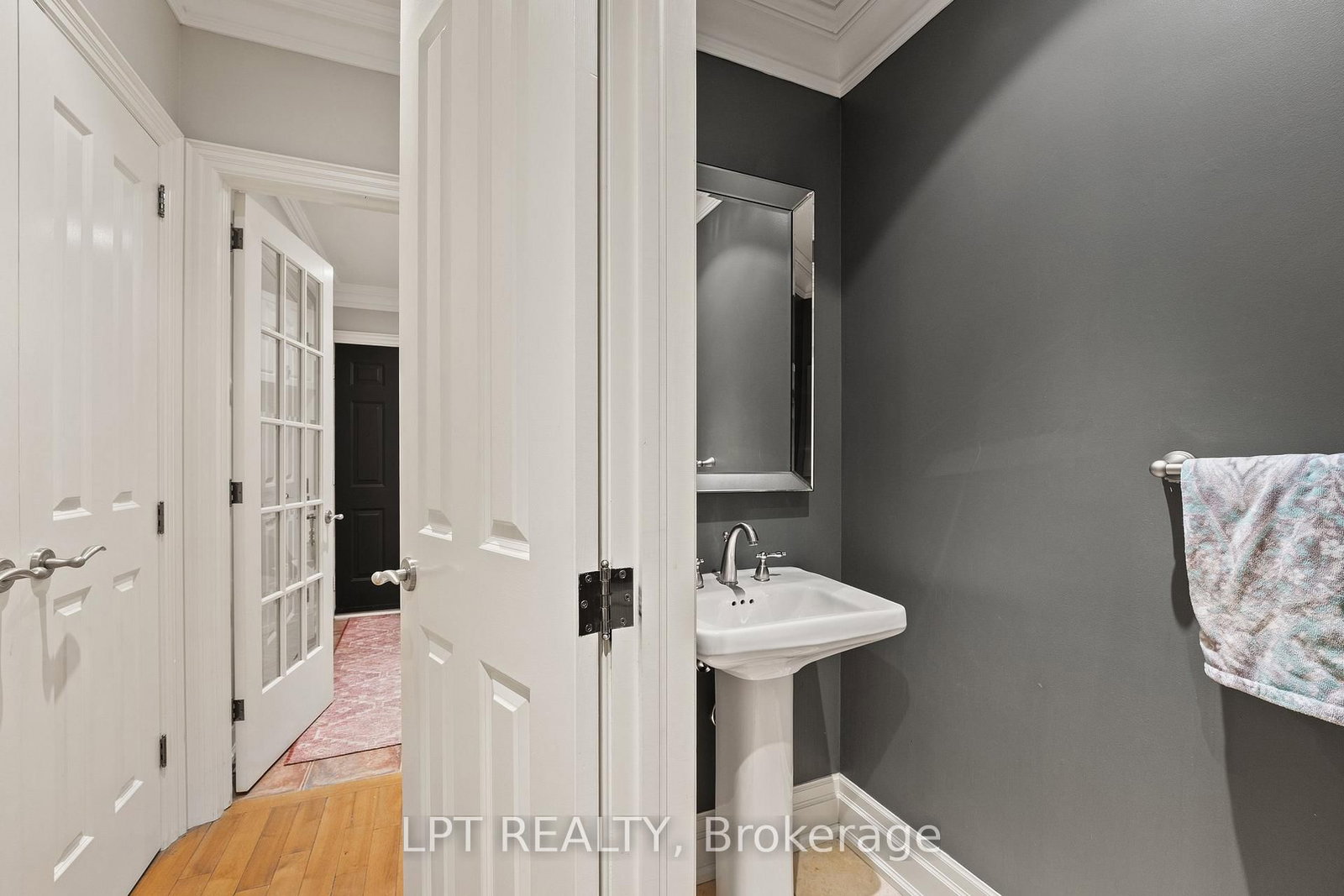 112 Tyler Street • Aurora, ON photo 24