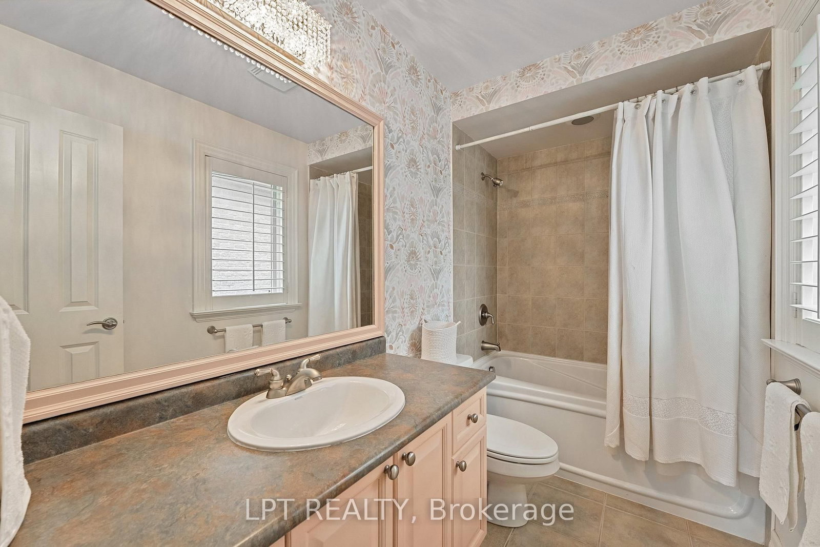 112 Tyler Street • Aurora, ON photo 38