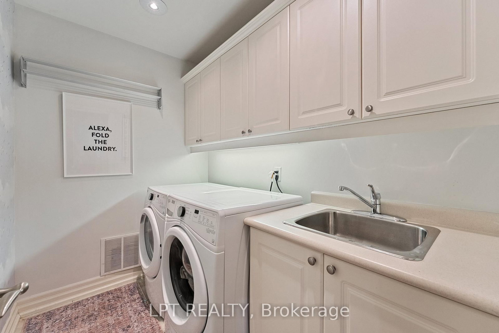 112 Tyler Street • Aurora, ON photo 39