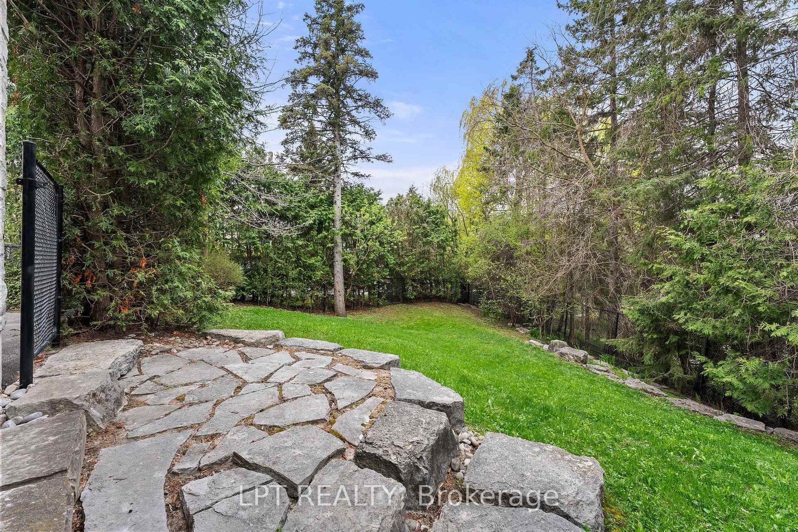 112 Tyler Street • Aurora, ON photo 46