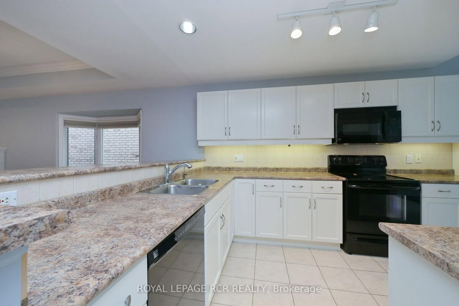 6 Artisan Lane • New Tecumseth, ON photo 7