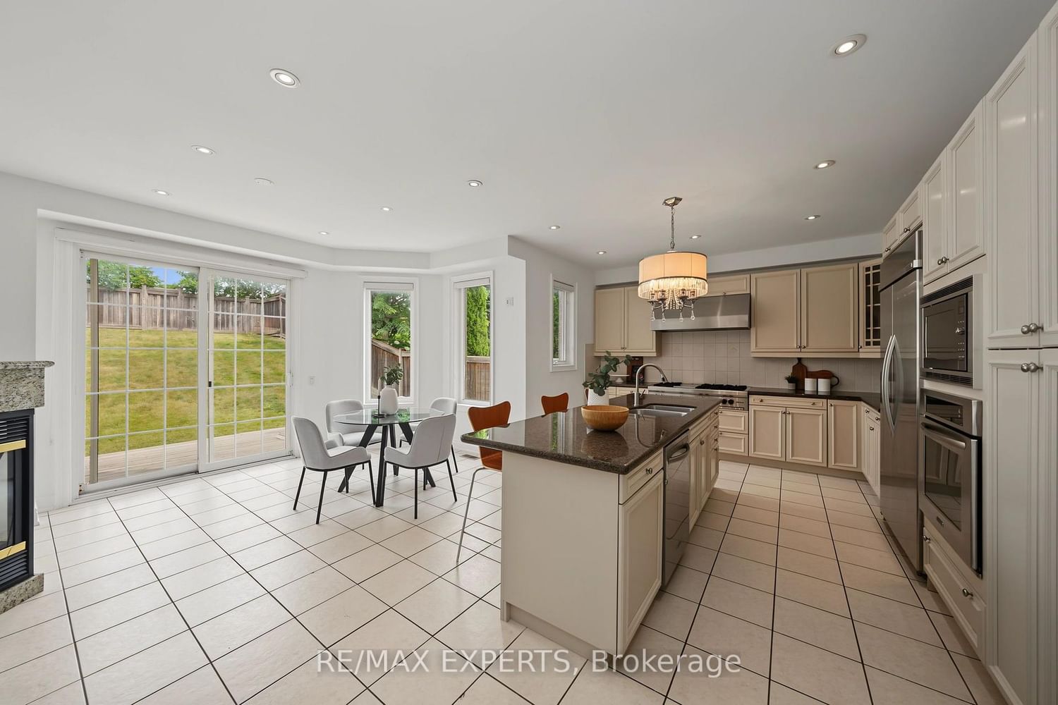 12 Sweet Valerie Court • Vaughan, ON photo 12