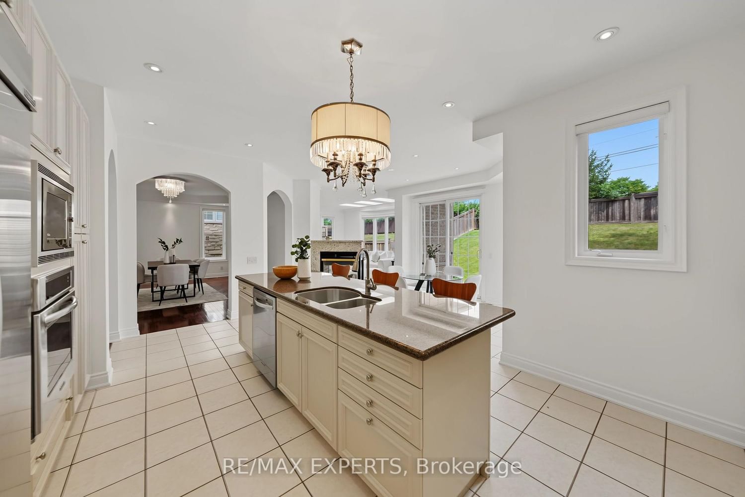 12 Sweet Valerie Court • Vaughan, ON photo 16