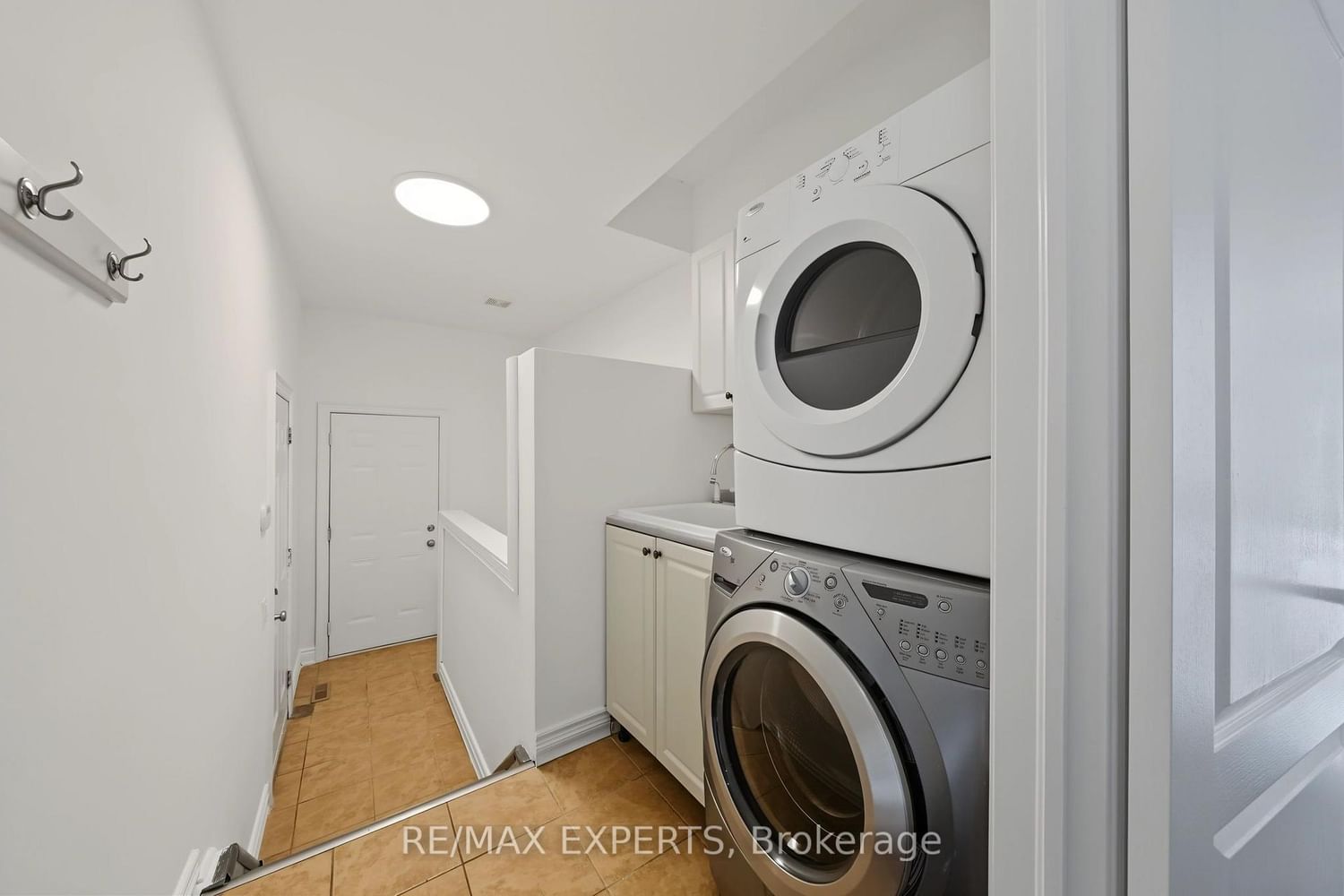 12 Sweet Valerie Court • Vaughan, ON photo 8