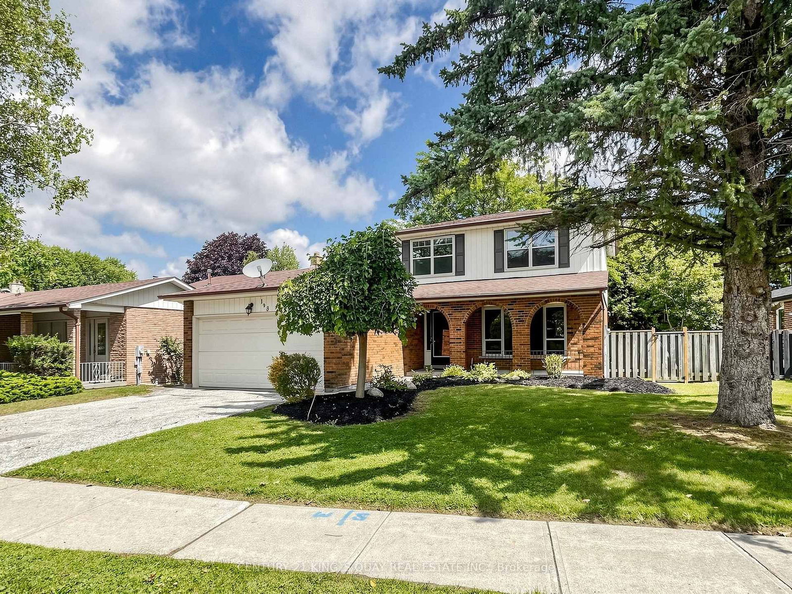 193 Alexander Road • Newmarket, ON photo 4