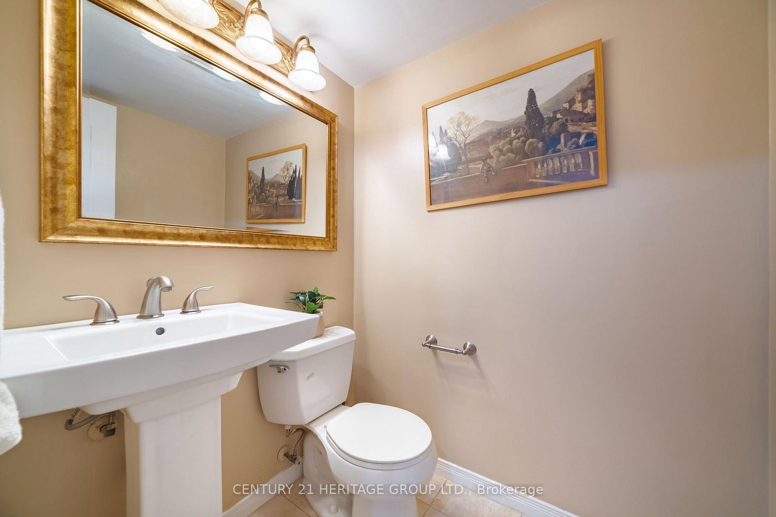 38 Kitsilano Crescent • Richmond Hill, ON photo 10