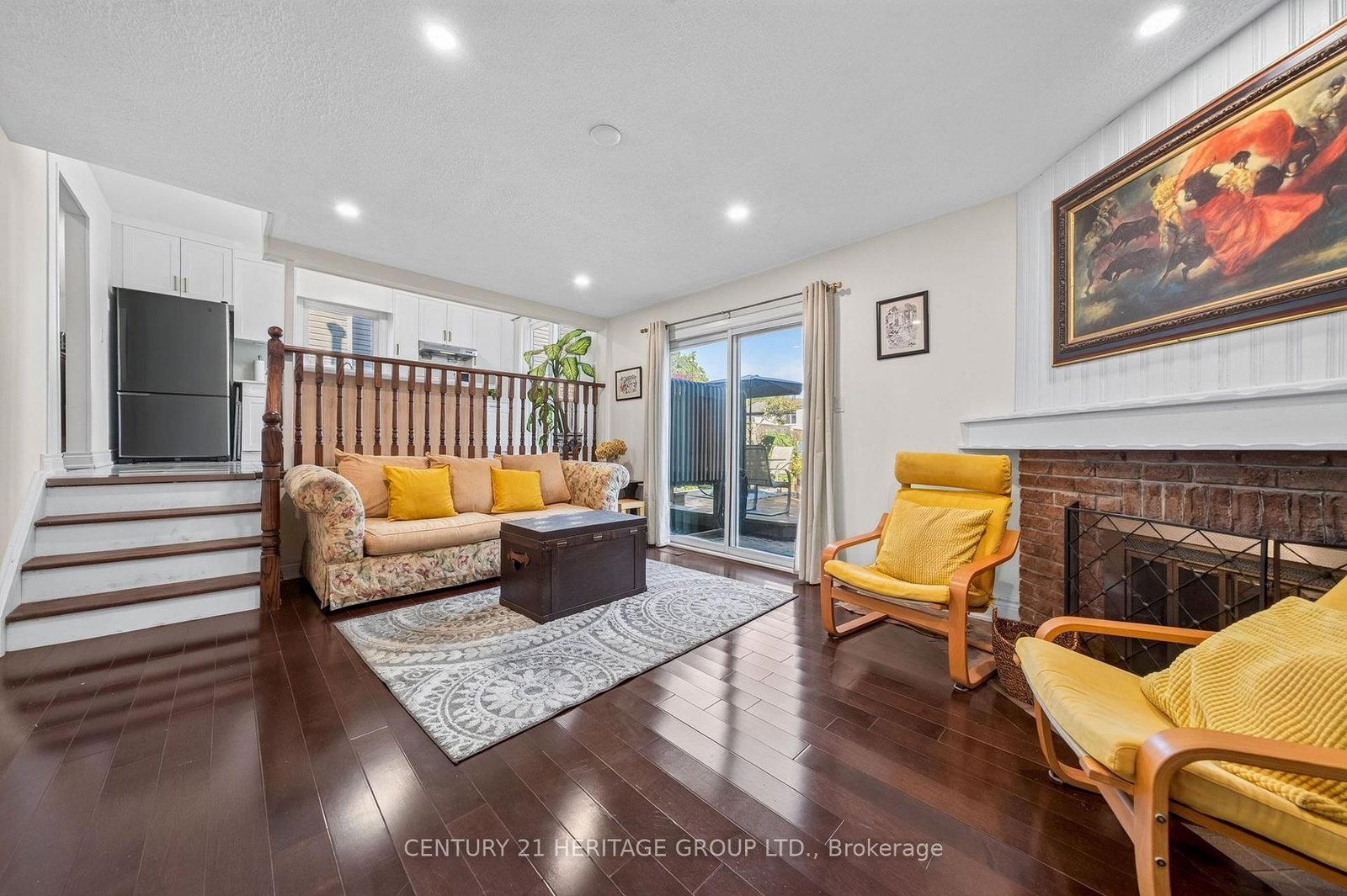 38 Kitsilano Crescent • Richmond Hill, ON photo 8
