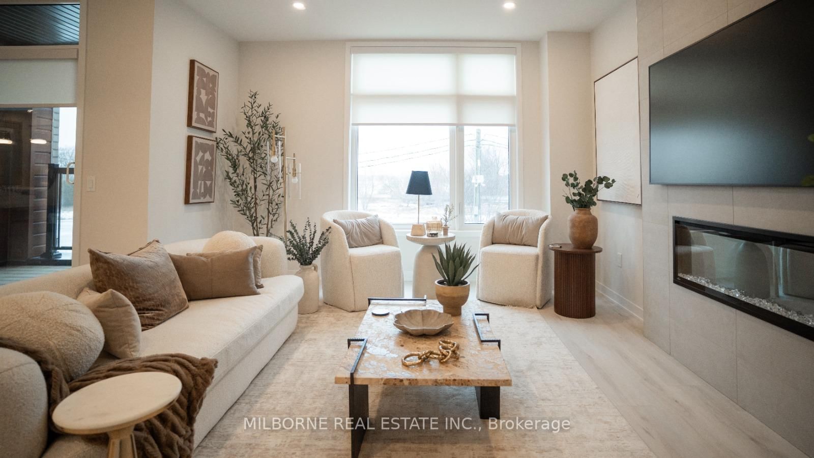 8 Arthur Plaxton Way • Markham, ON photo 2