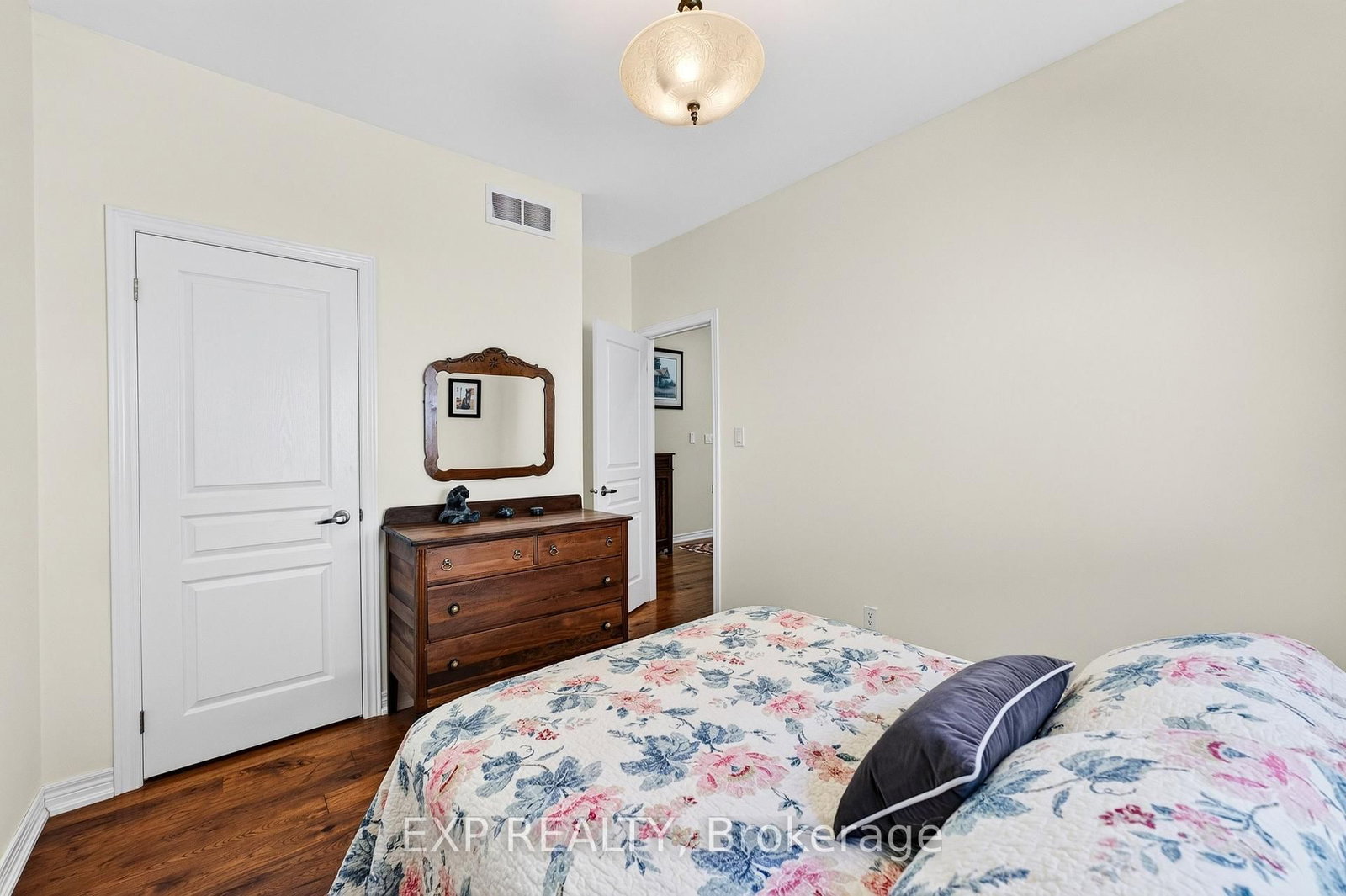 17 Wyndham Circle • Georgina, ON photo 25