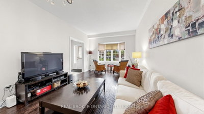 23 Piera Gardens • Markham, ON photo 5