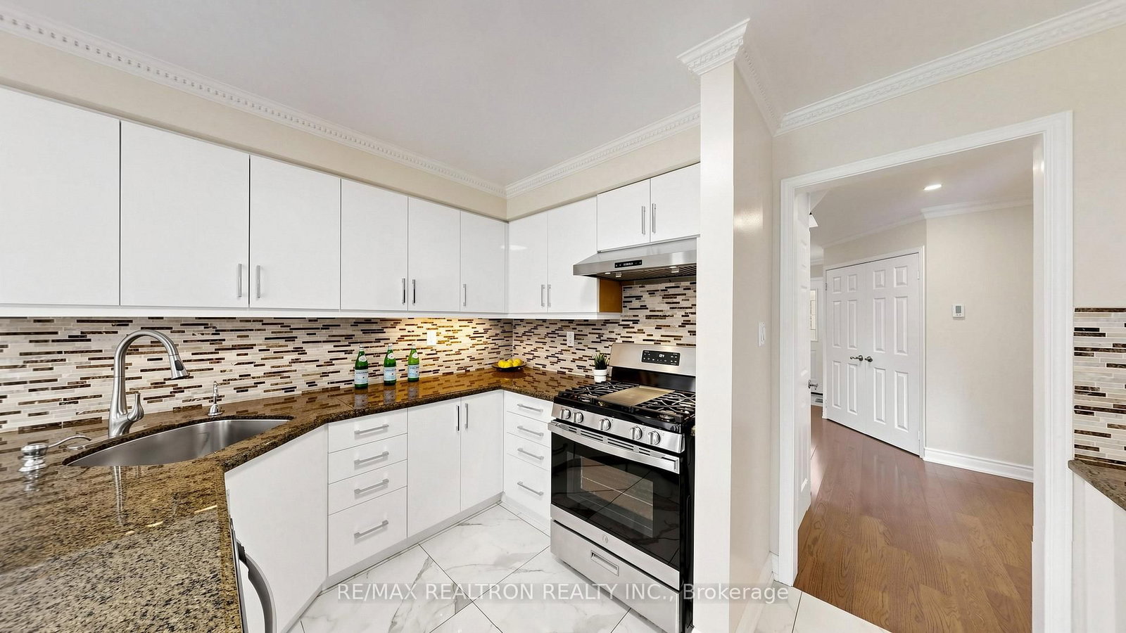 15 Rainey Court • Richmond Hill, ON photo 12
