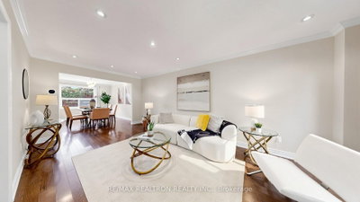 15 Rainey Court • Richmond Hill, ON photo 4
