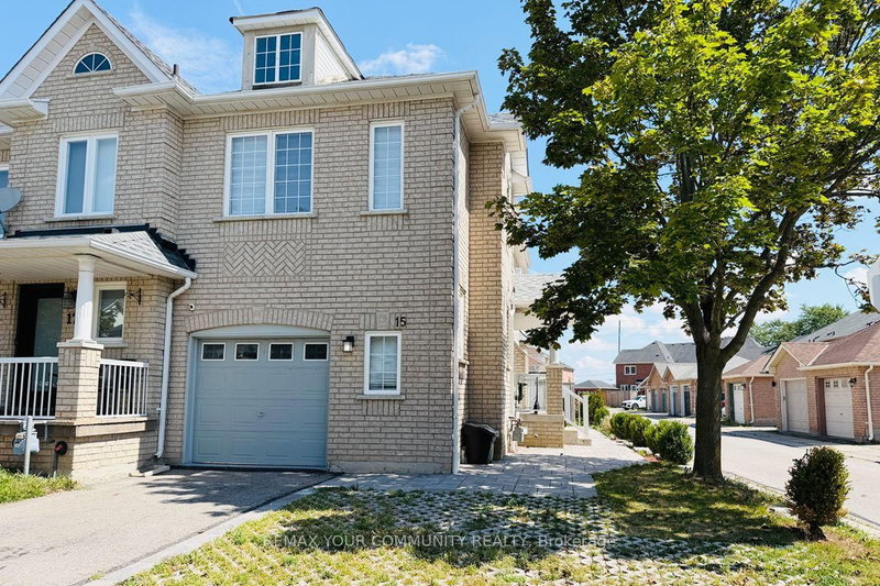 15 Benjamin Hood Crescent