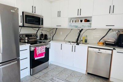 15 Benjamin Hood Crescent • Vaughan, ON photo 4