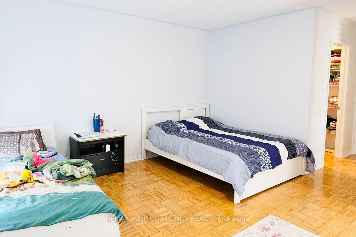 15 Benjamin Hood Crescent • Vaughan, ON photo 6