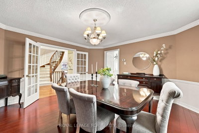 107 Windham Trail • Aurora, ON photo 9