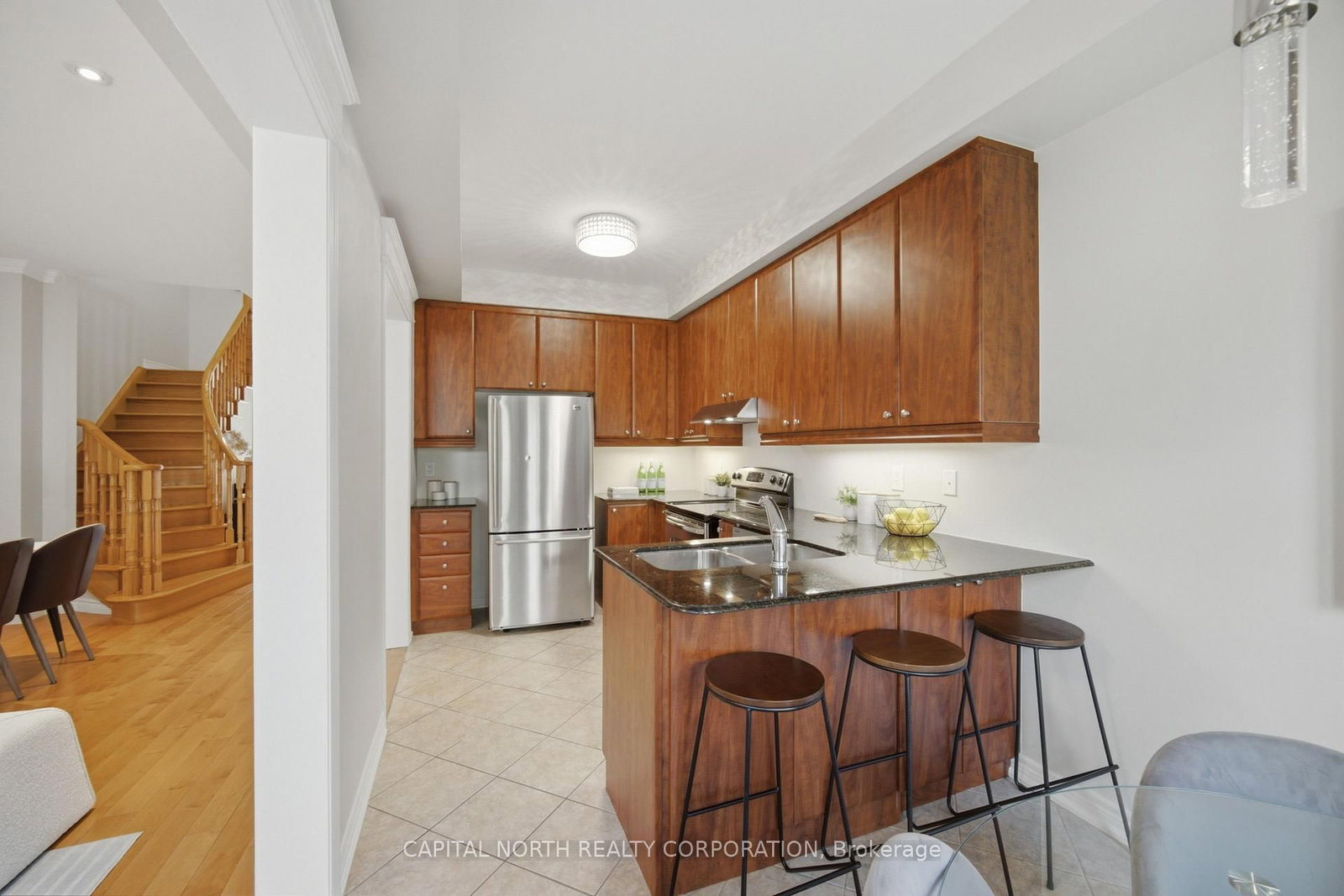 384 William Dunn Crescent • Newmarket, ON photo 12