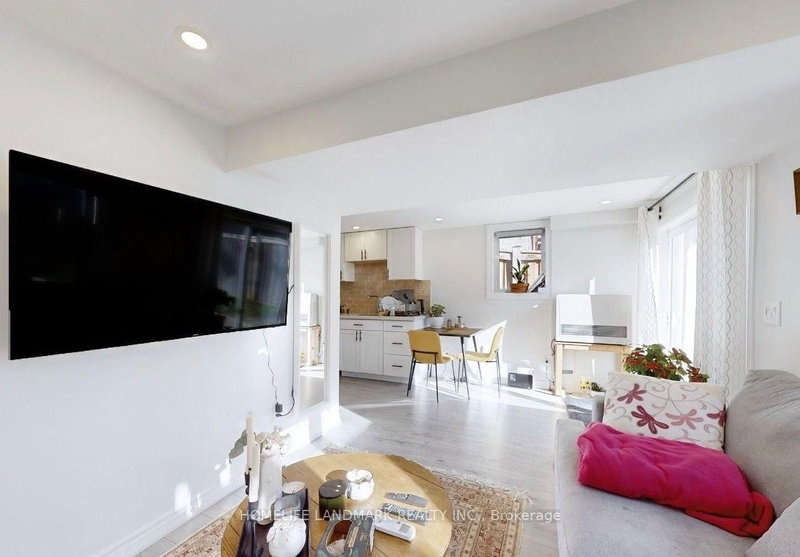 18 Barli Cres photo 4