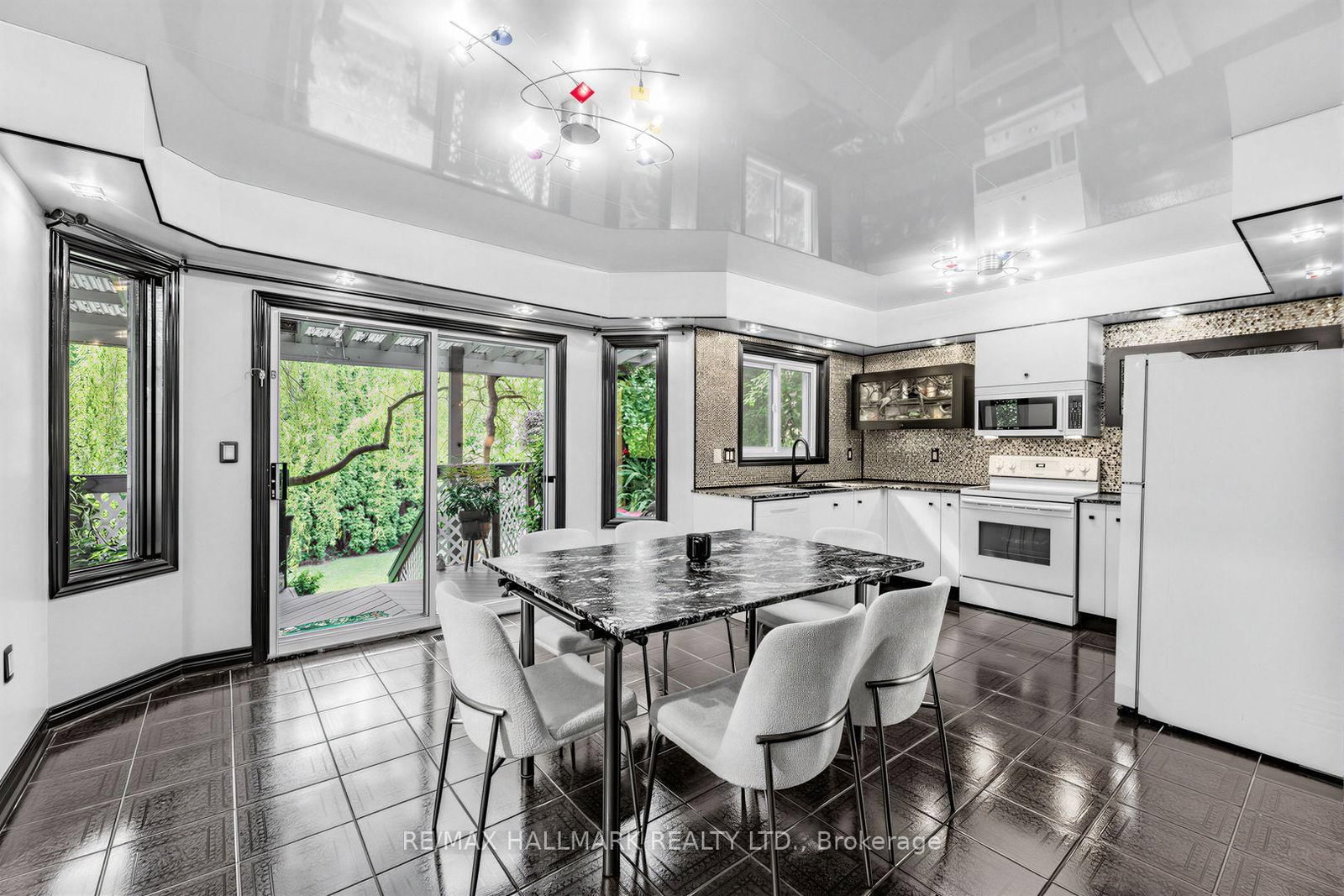 106 Larratt Lane • Richmond Hill, ON photo 14