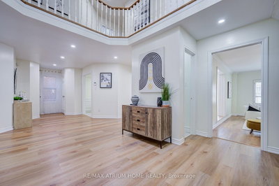 77 Rosedale Heights Drive • Vaughan, ON photo 6
