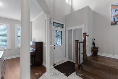 37 Redfinch Crescent • Vaughan, ON photo 5