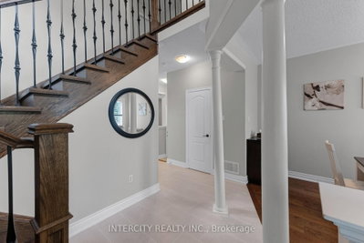 37 Redfinch Crescent • Vaughan, ON photo 6
