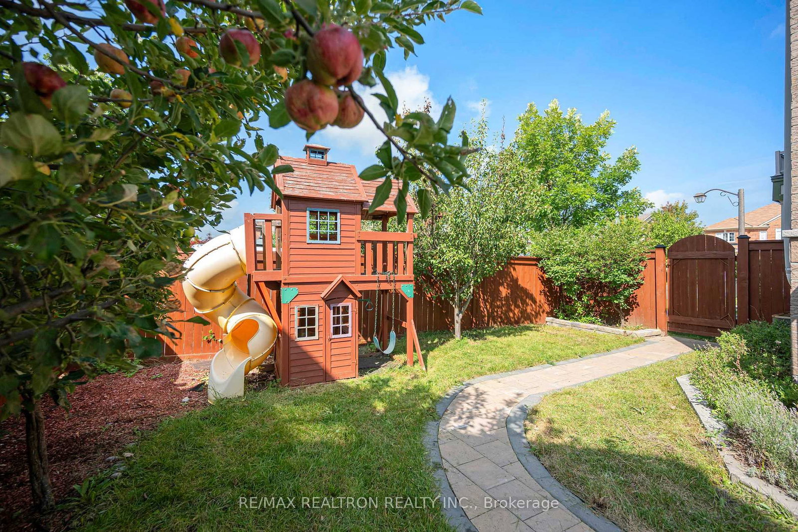 112 Duffin Drive • Whitchurch-Stouffville, ON photo 30