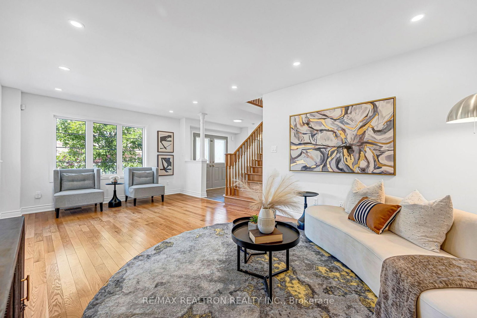 112 Duffin Drive • Whitchurch-Stouffville, ON photo 4