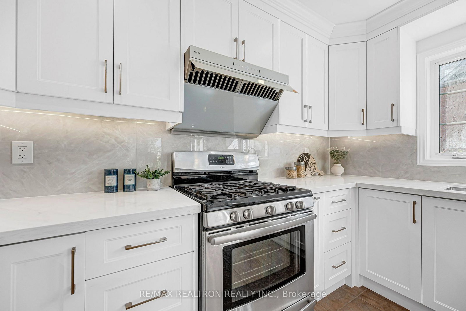 112 Duffin Drive • Whitchurch-Stouffville, ON photo 8