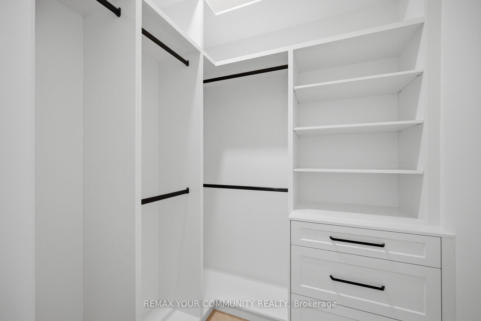 2 Suggs Lane • Whitchurch-Stouffville, ON photo 28