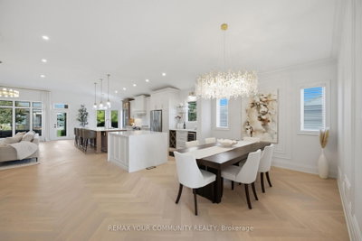 2 Suggs Lane • Whitchurch-Stouffville, ON photo 6