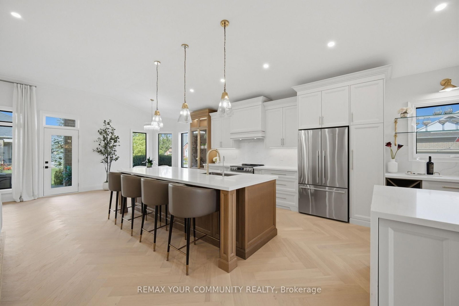 2 Suggs Lane • Whitchurch-Stouffville, ON photo 9
