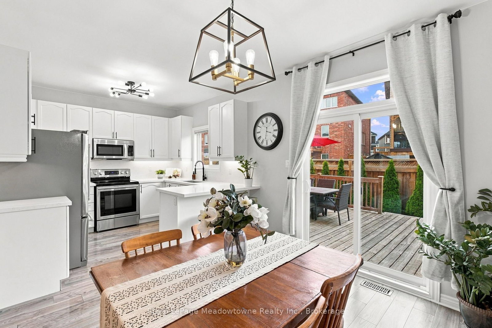 140 Laurendale Avenue • Georgina, ON photo 12